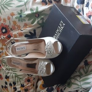 Badgley Mischka size 9 pumps